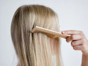 witaminy, które wpływają na włosy